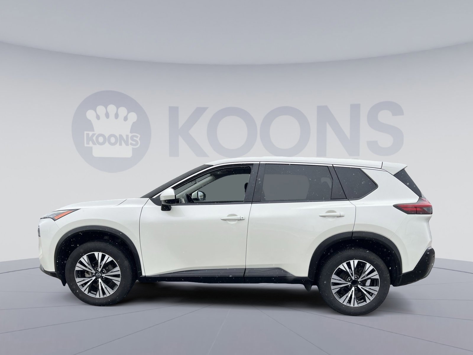 Used 2023 Nissan Rogue SV image 6