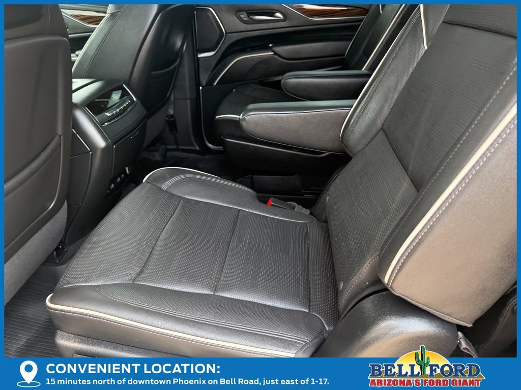 Used 2024 Cadillac Escalade ESV Premium Luxury AWD/4WD image 17