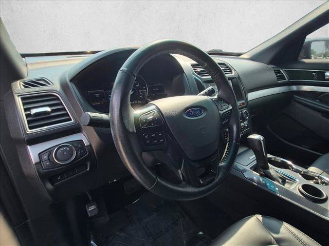 Certified 2017 Ford Explorer XLT w/ Equipment Group 202A FWD image 10