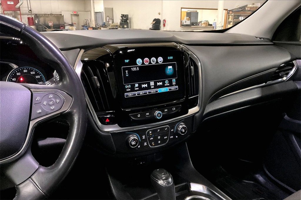 Used 2018 Chevrolet Traverse LT image 8