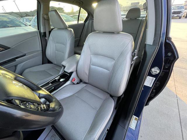 Used 2017 Honda Accord EX-L image 18