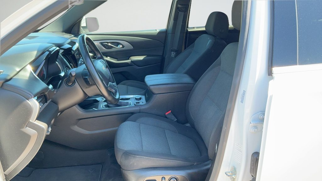 Used 2023 Chevrolet Traverse LT FWD image 17