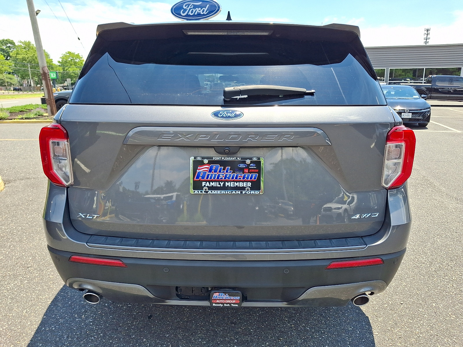 Certified 2023 Ford Explorer XLT w/ Equipment Group 202A AWD/4WD image 9