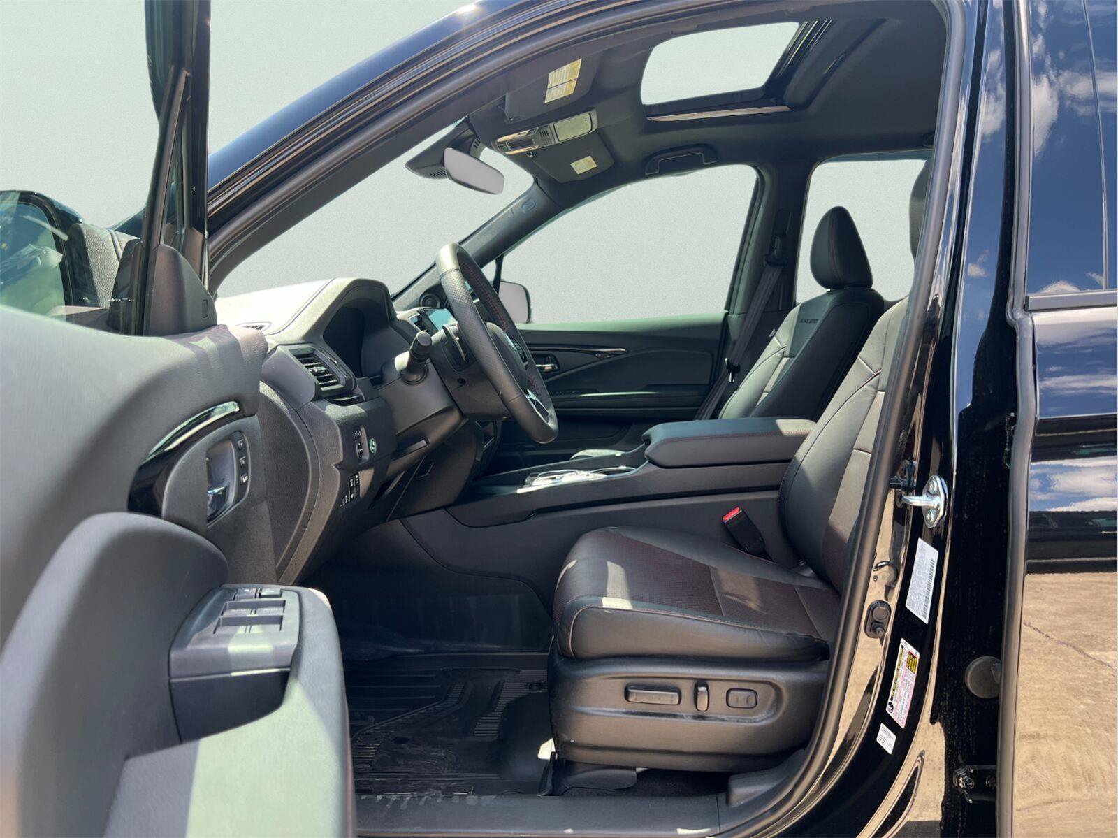 Used 2026 Honda Ridgeline Black Edition image 11