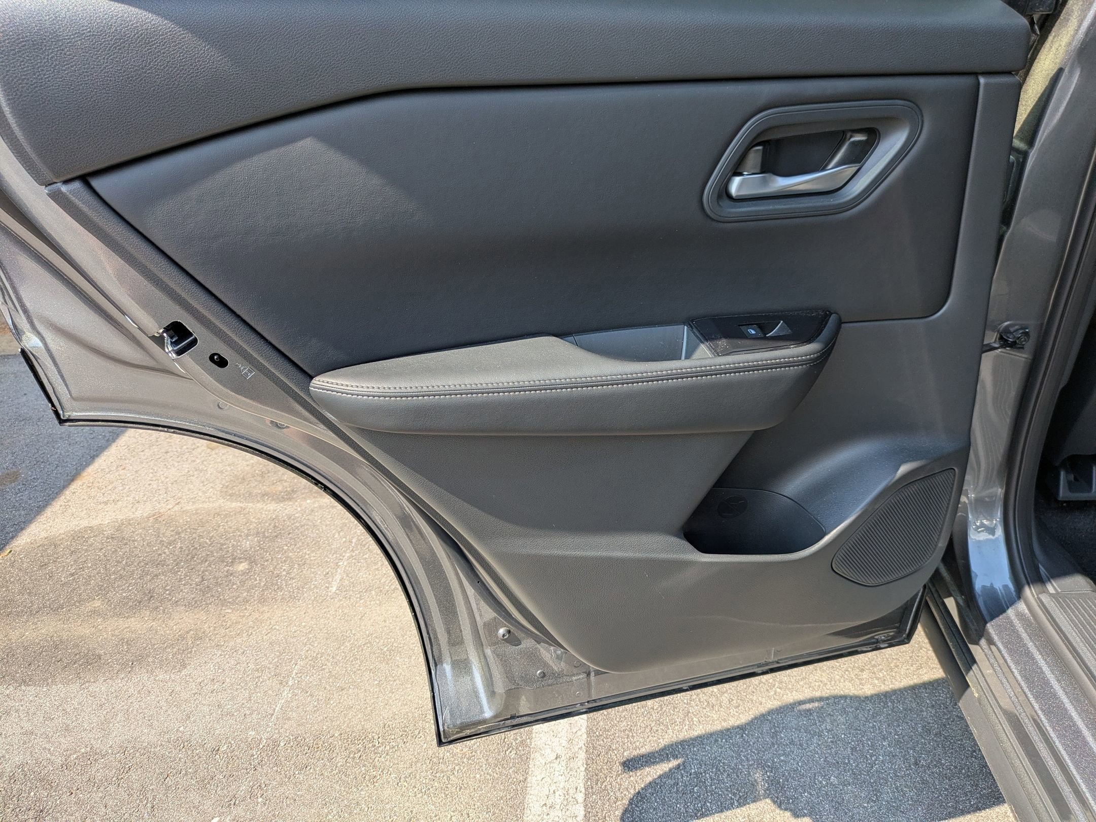 Used 2026 Nissan Rogue SV FWD image 24