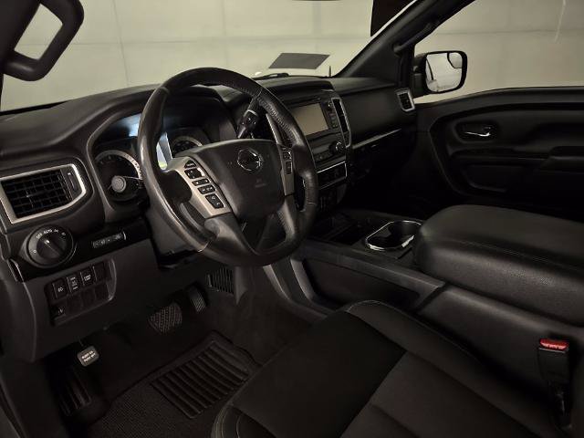 Used 2018 Nissan Titan SV w/ SV Convenience Package AWD/4WD image 12