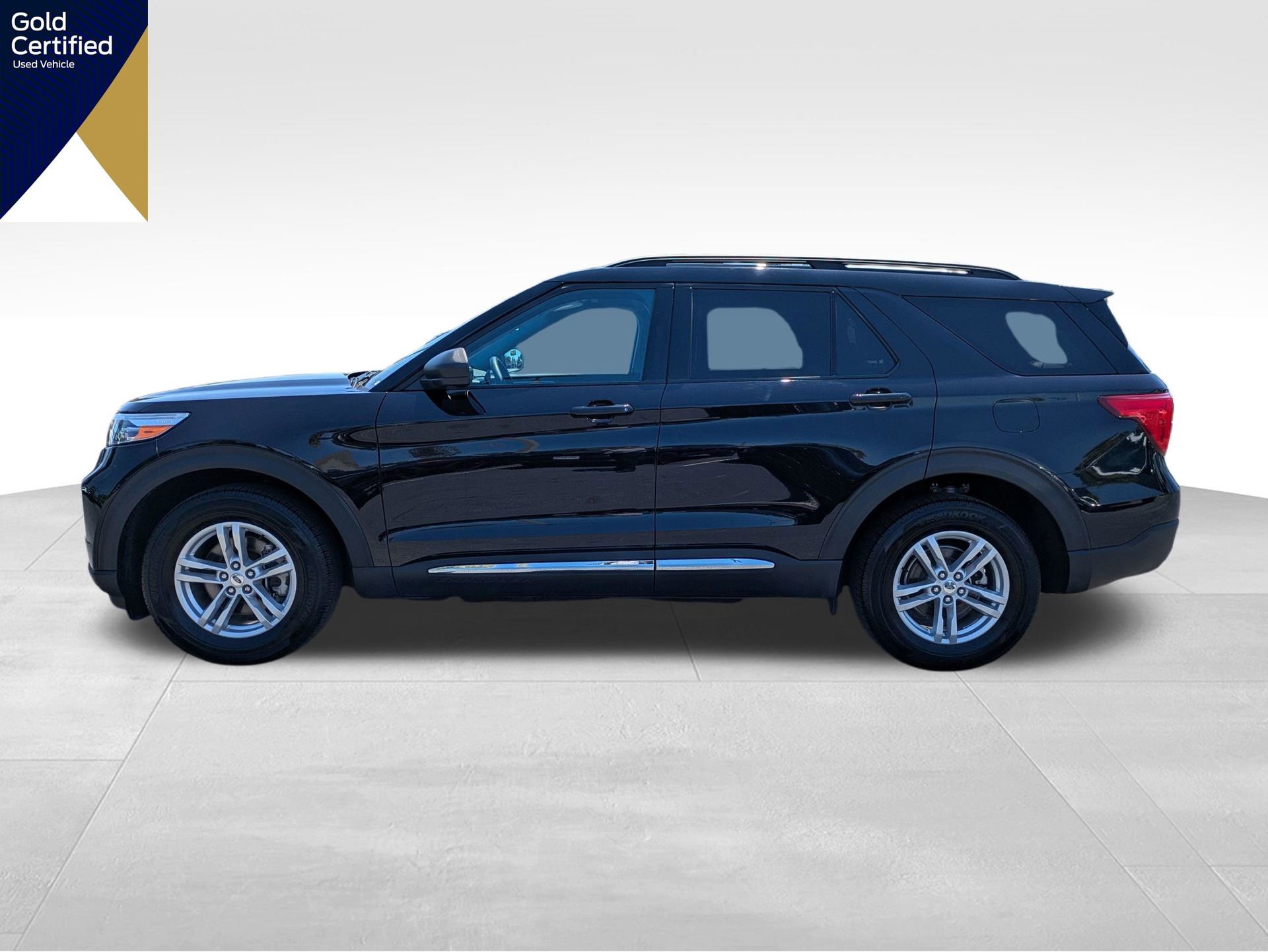 Certified 2023 Ford Explorer XLT w/ Equipment Group 202A AWD/4WD image 10