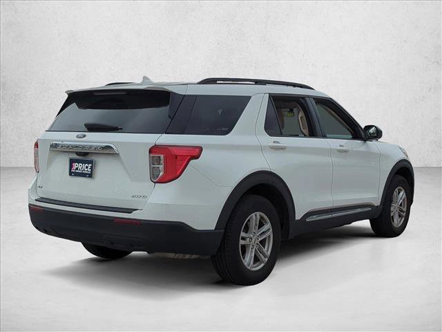Certified 2023 Ford Explorer XLT image 3