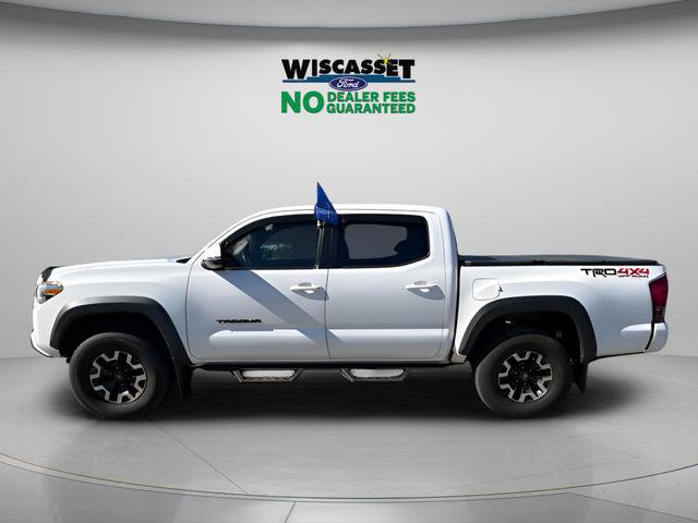 Used 2017 Toyota Tacoma TRD Off-Road w/ Premium & Technology Package AWD/4WD image 3