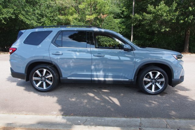 Used 2025 Honda Pilot Touring image 8