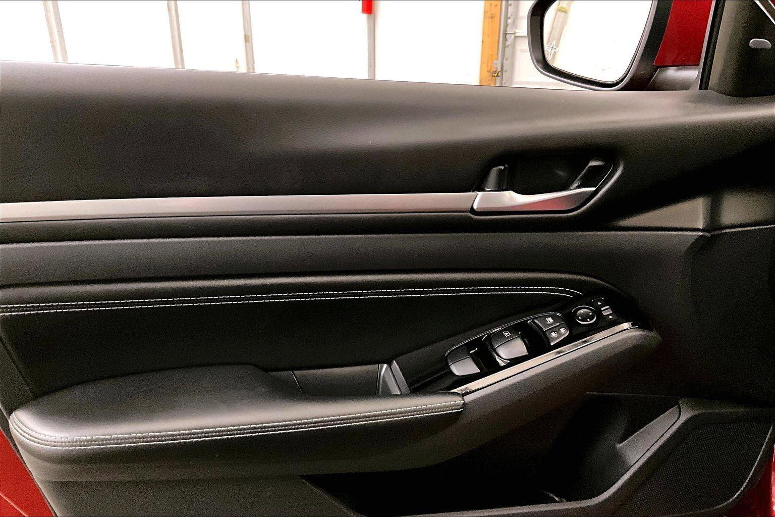 Used 2021 Nissan Altima 2.5 SV w/ SV Premium Package image 22