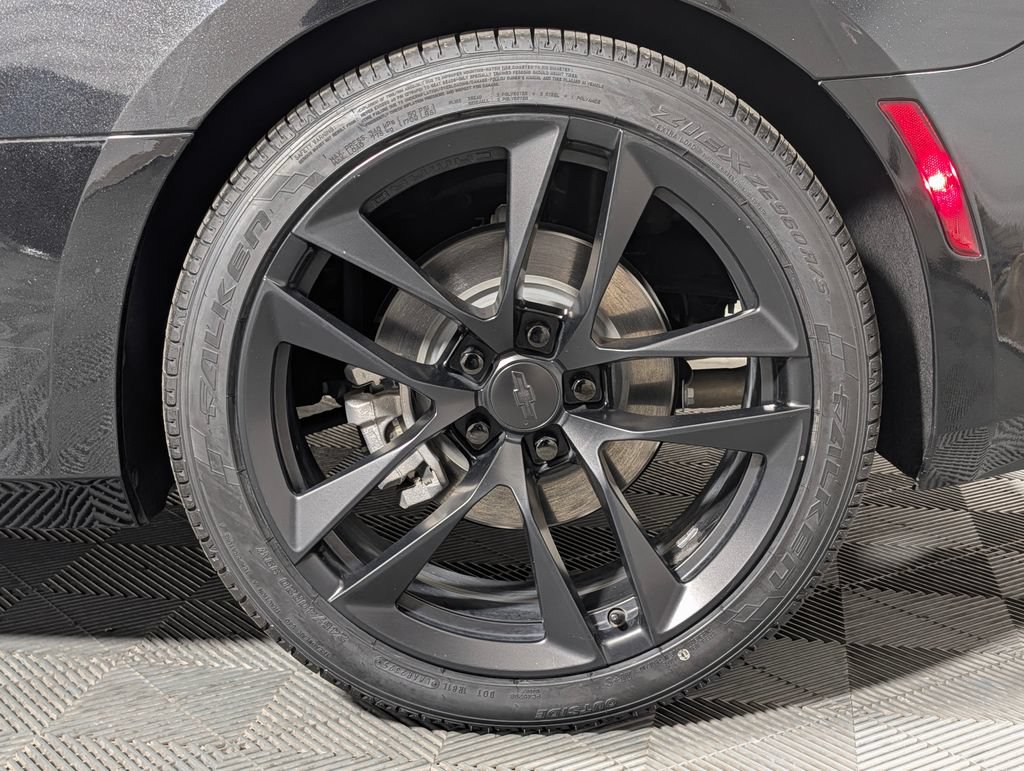 Used 2024 Chevrolet Camaro LT RWD image 27
