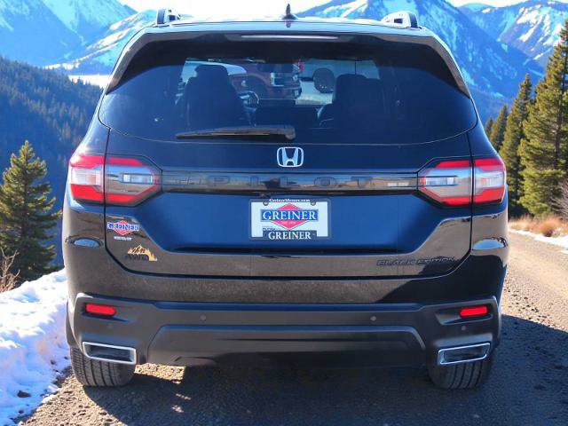 Used 2025 Honda Pilot Black Edition image 3