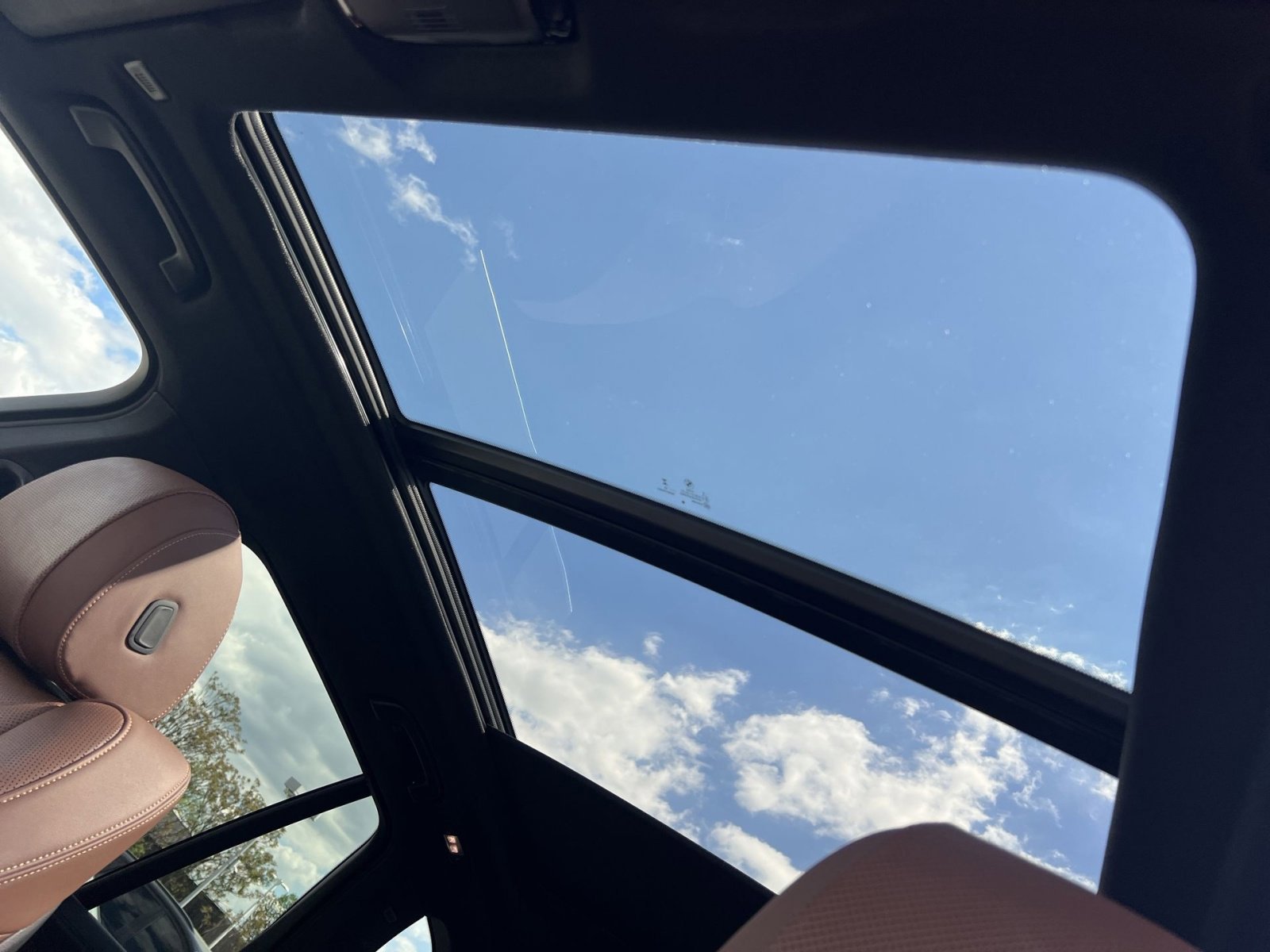 Used 2023 BMW X5 xDrive40i w/ Parking Assistance Package AWD/4WD image 32