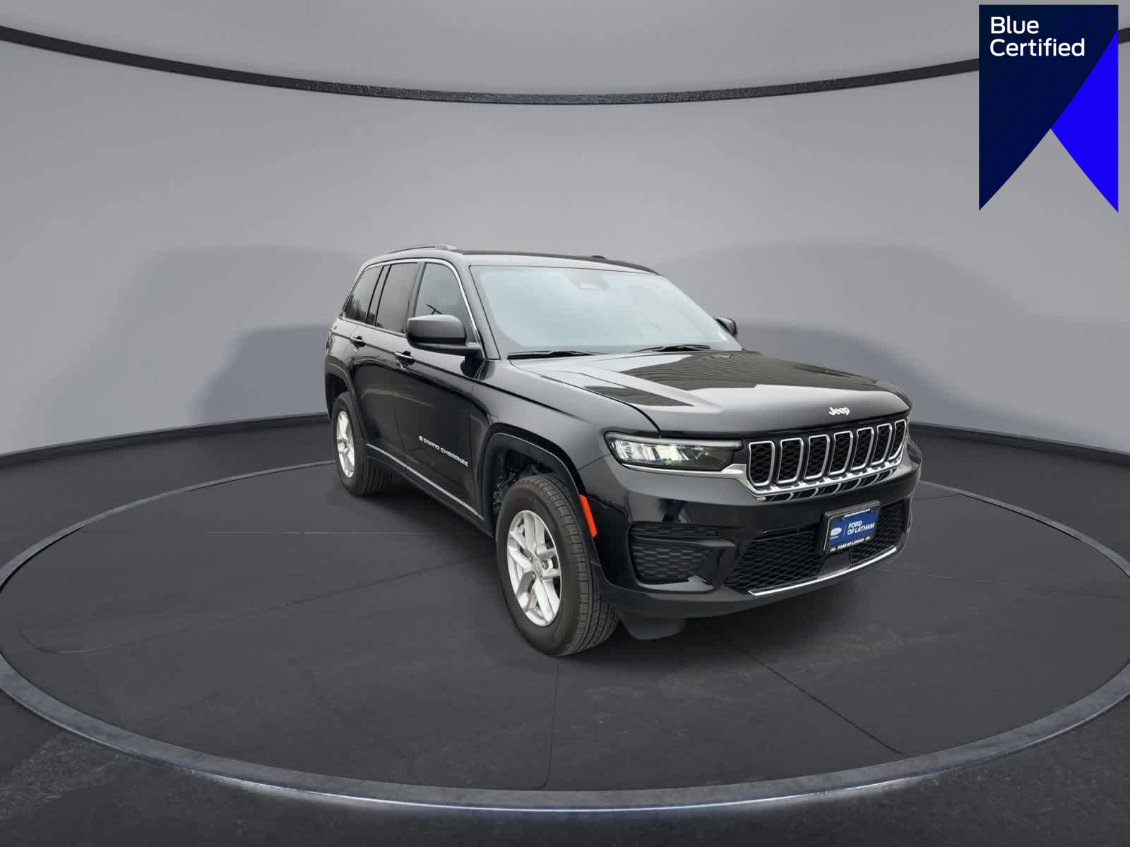 Used 2025 Jeep Grand Cherokee Laredo X image 1