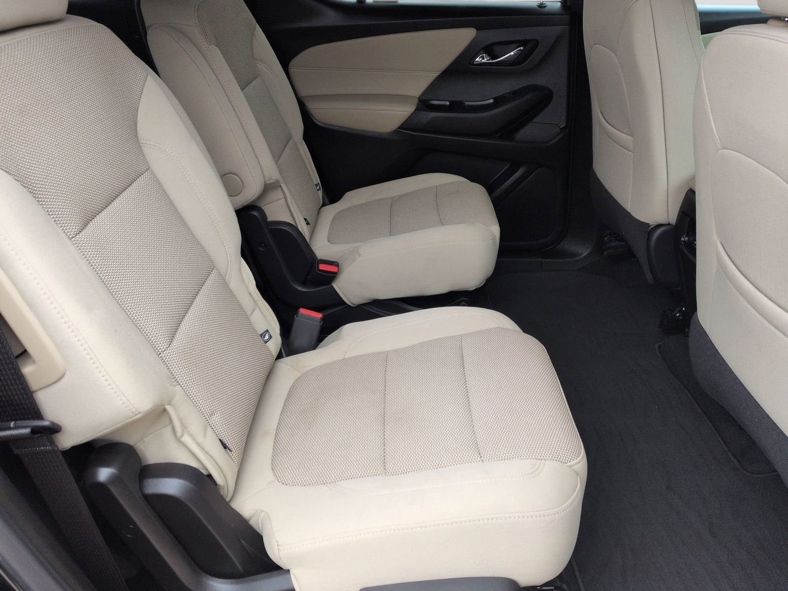 Used 2022 Chevrolet Traverse LT w/ LPO, Cargo Package image 23