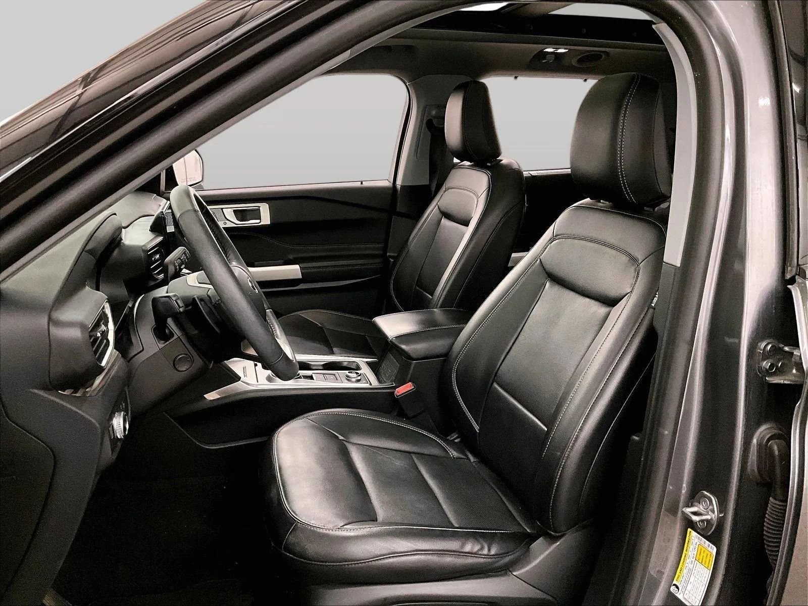 Certified 2021 Ford Explorer Limited w/ Equipment Group 301A AWD/4WD image 24