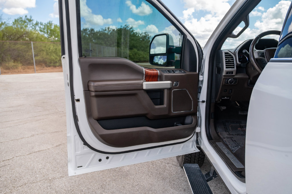 Certified 2021 Ford F250 King Ranch w/ King Ranch Ultimate Package AWD/4WD image 11