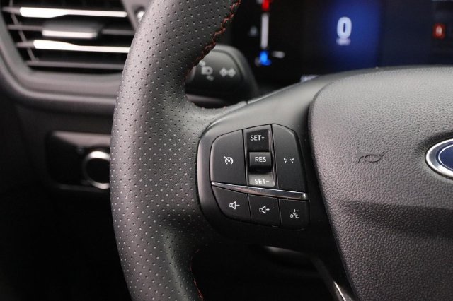 Certified 2025 Ford Escape ST-Line FWD image 11