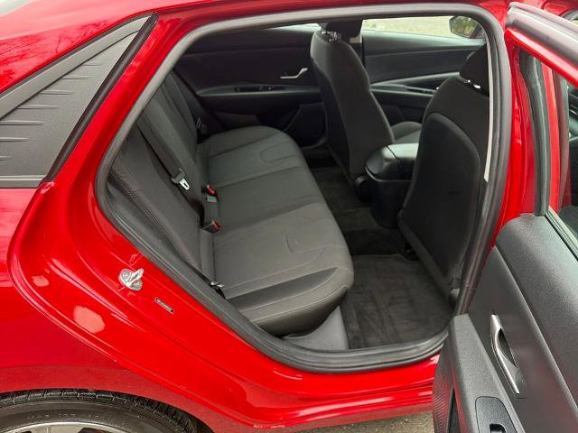 Used 2021 Hyundai Elantra SE w/ Cargo Package FWD image 39