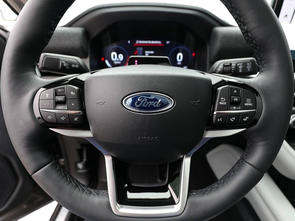 Certified 2026 Ford Explorer Platinum w/ LUX Leather Package AWD/4WD image 15