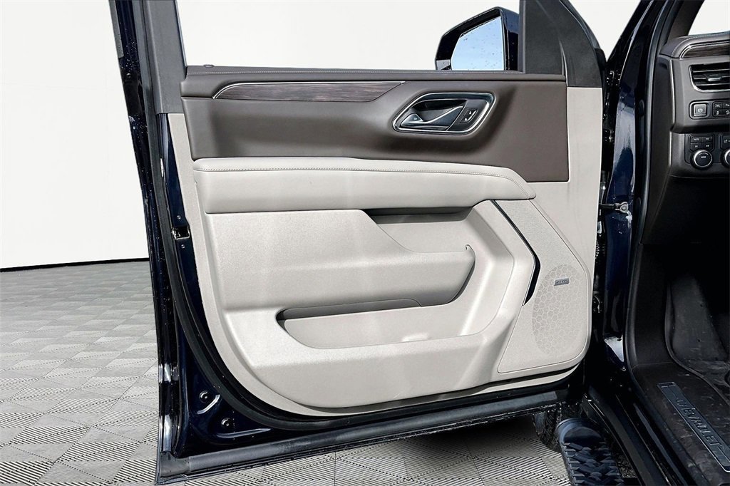 Used 2023 Chevrolet Tahoe Z71 w/ Luxury Package image 23