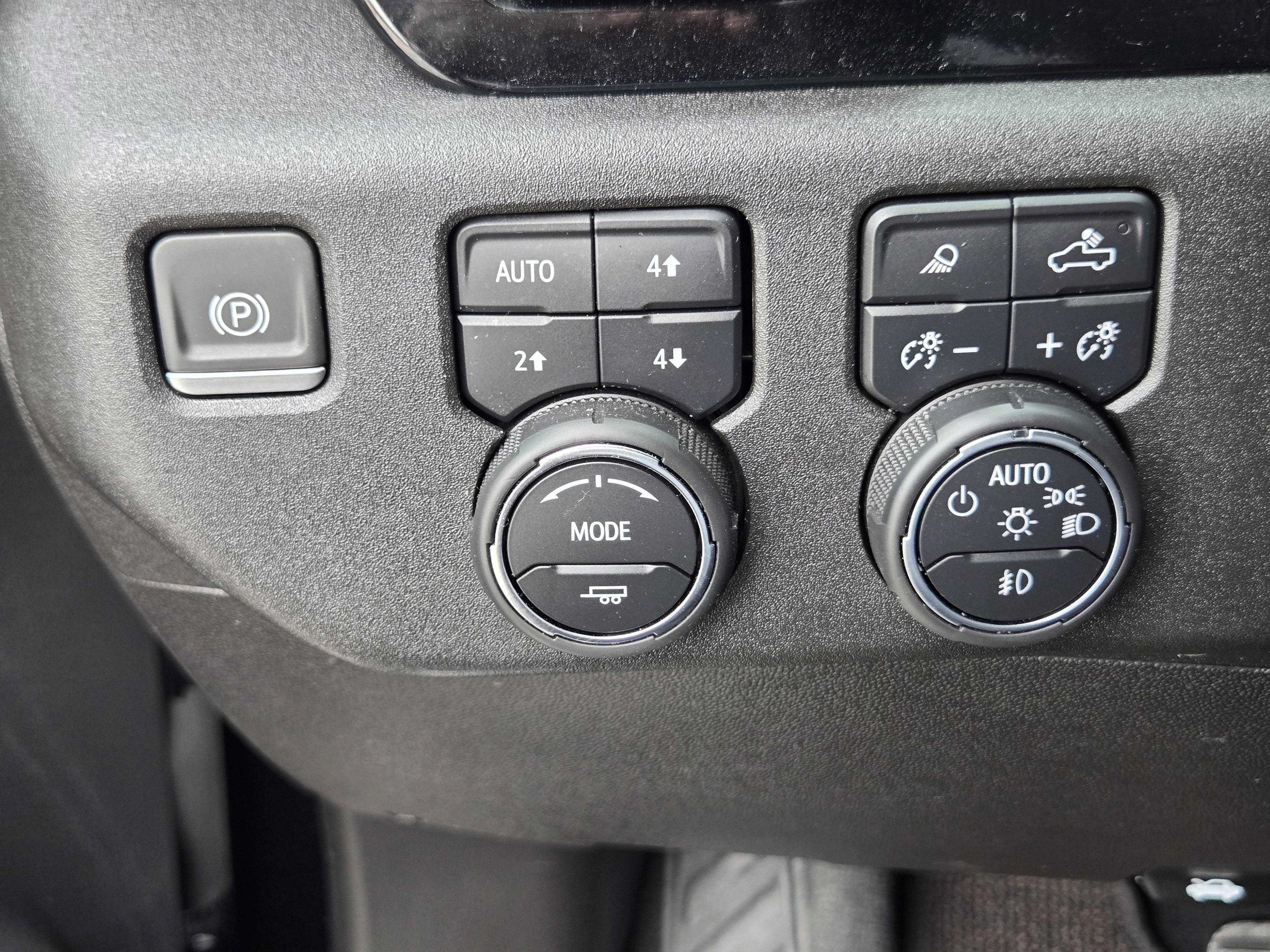 Used 2024 Chevrolet Silverado 2500 High Country w/ High Country Premium Package AWD/4WD image 23