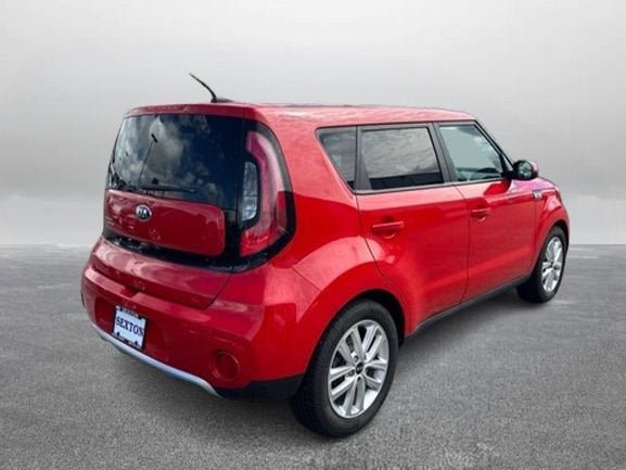 Used 2017 Kia Soul + FWD image 8