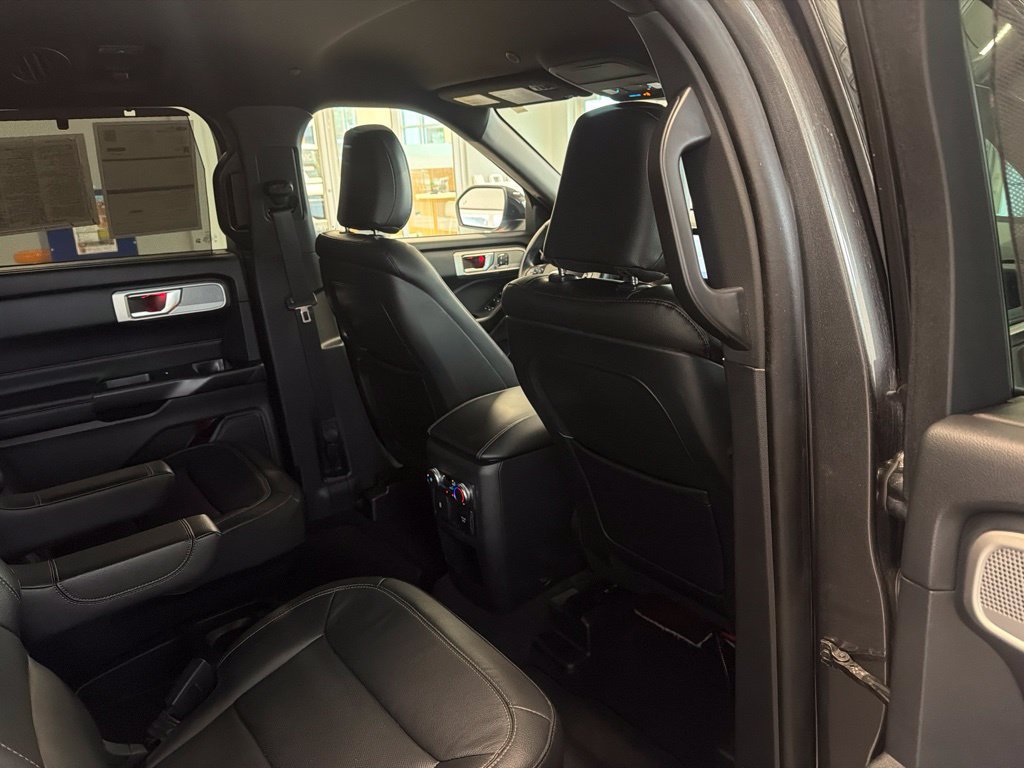 Certified 2020 Ford Explorer Limited w/ Hybrid Equipment Group 310A AWD/4WD image 24