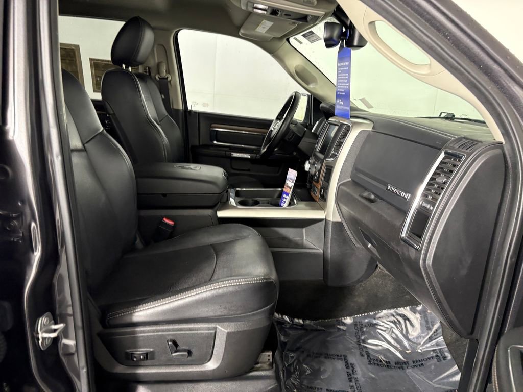 Used 2017 RAM 1500 Laramie w/ Convenience Group AWD/4WD image 34