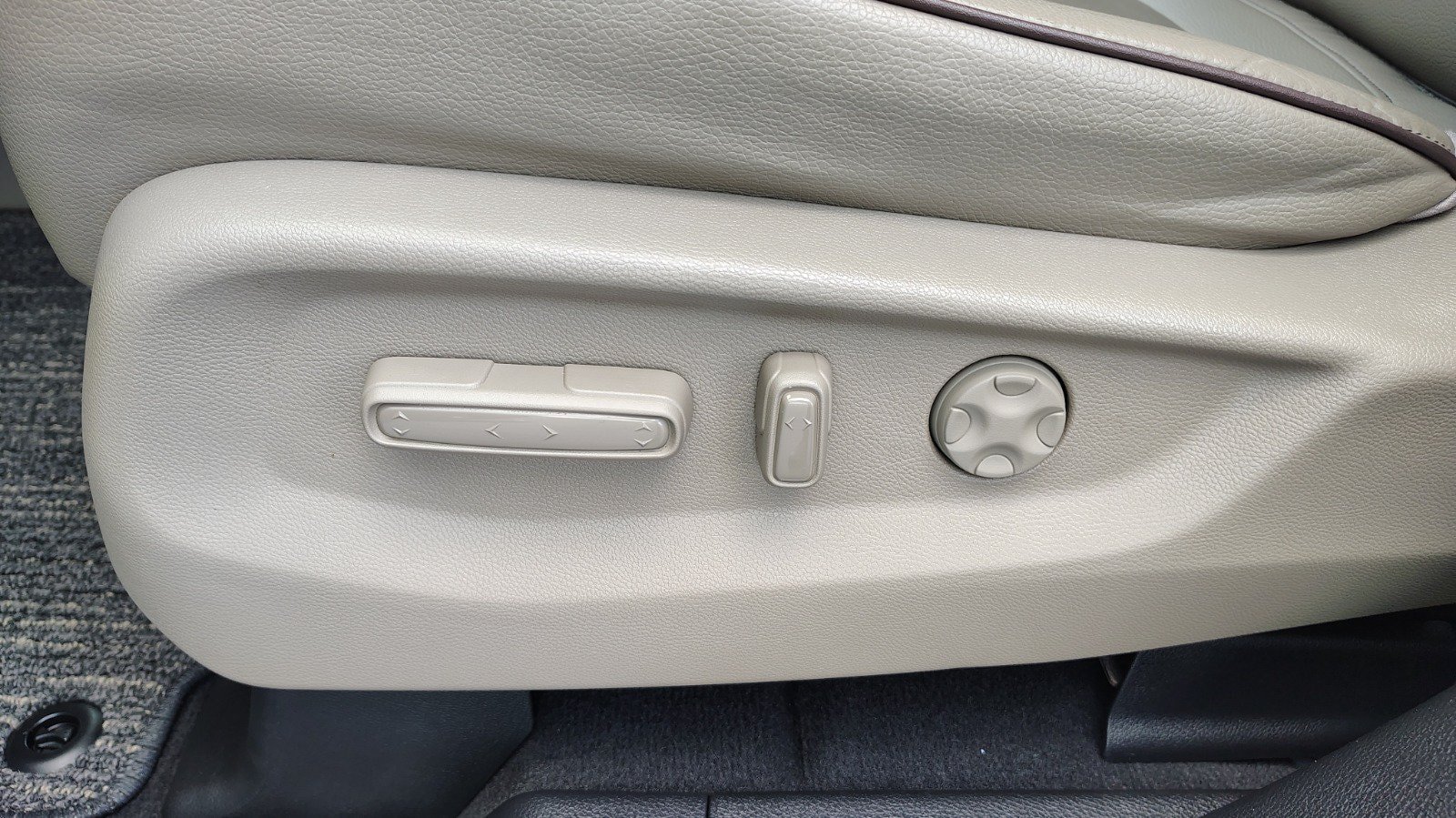 Used 2023 Honda Odyssey Elite image 18
