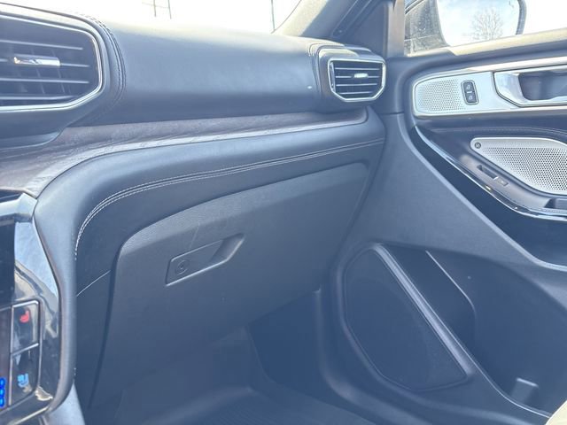 Certified 2022 Ford Explorer Platinum w/ Equipment Group 601A image 41