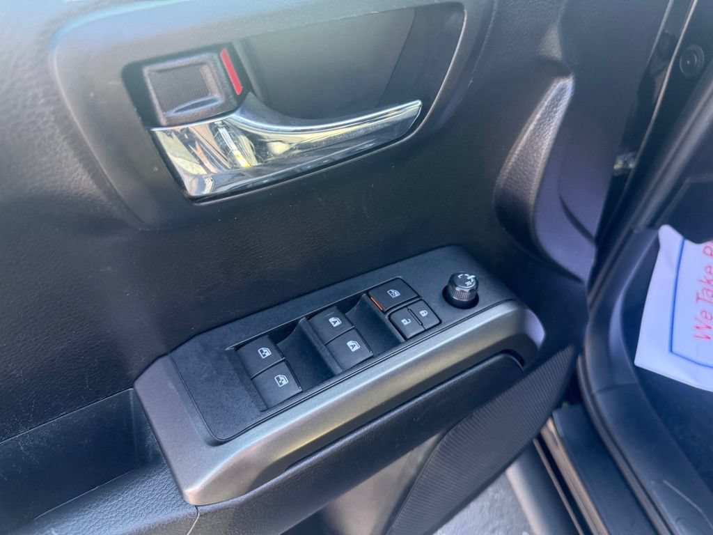 Used 2021 Toyota Tacoma TRD Sport AWD/4WD image 19