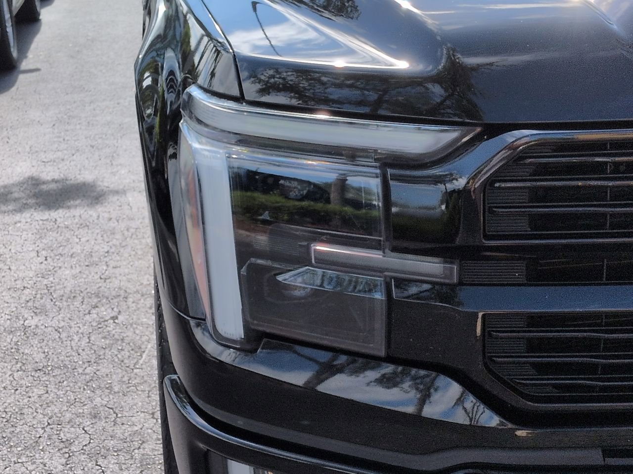 Certified 2024 Ford F150 Platinum AWD/4WD image 10