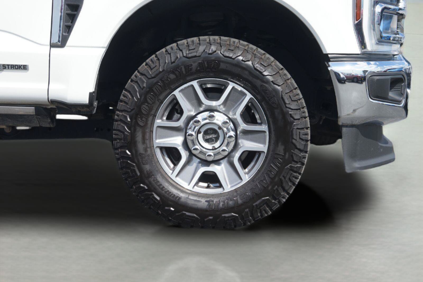 Certified 2024 Ford F250 Lariat w/ FX4 Off-Road Package AWD/4WD image 4