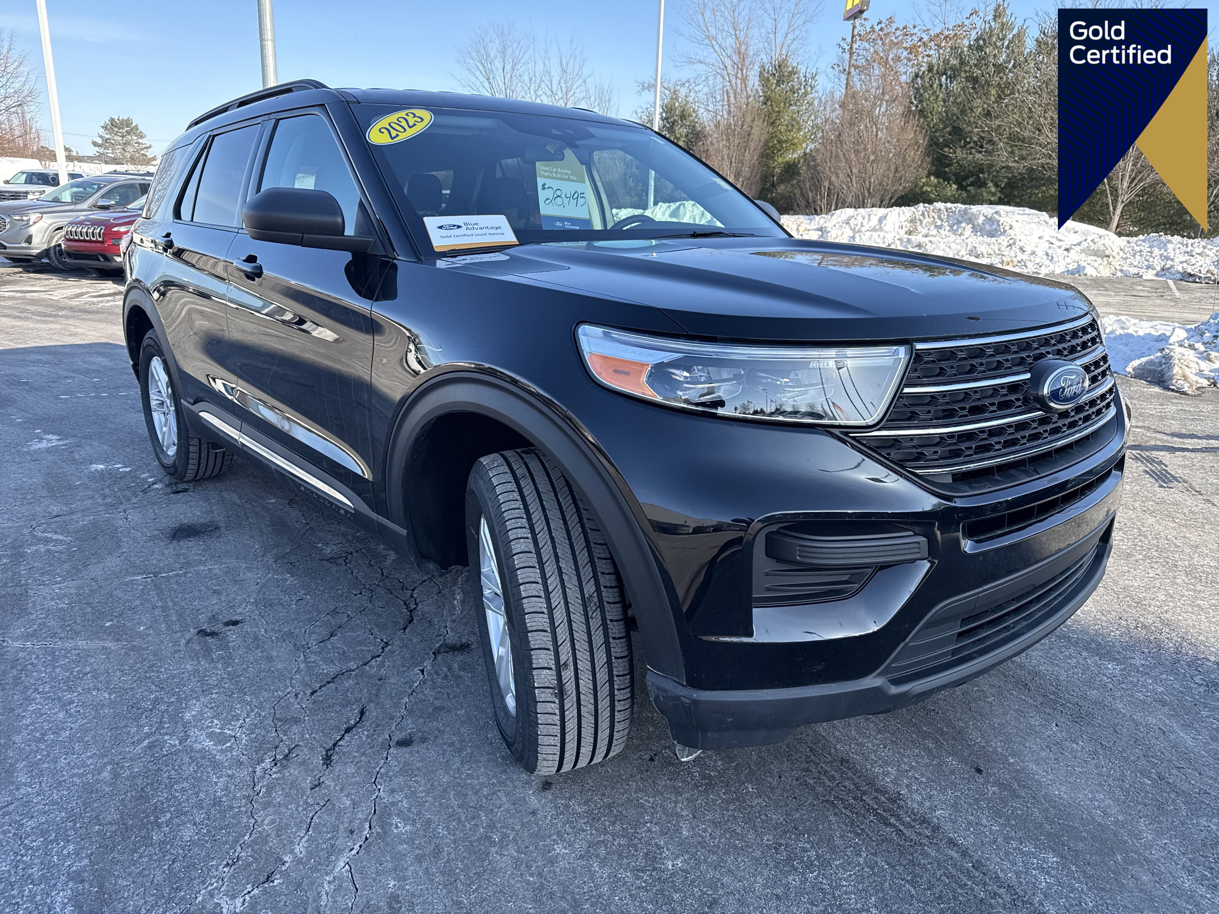 Certified 2023 Ford Explorer XLT w/ Class IV Trailer Tow Package image 1