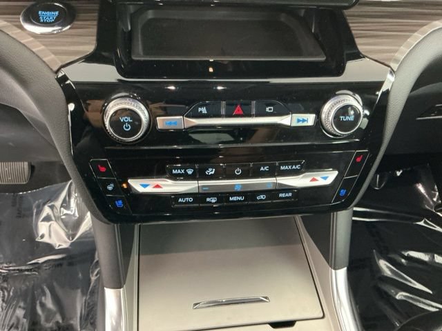 Certified 2023 Ford Explorer Limited AWD/4WD image 18
