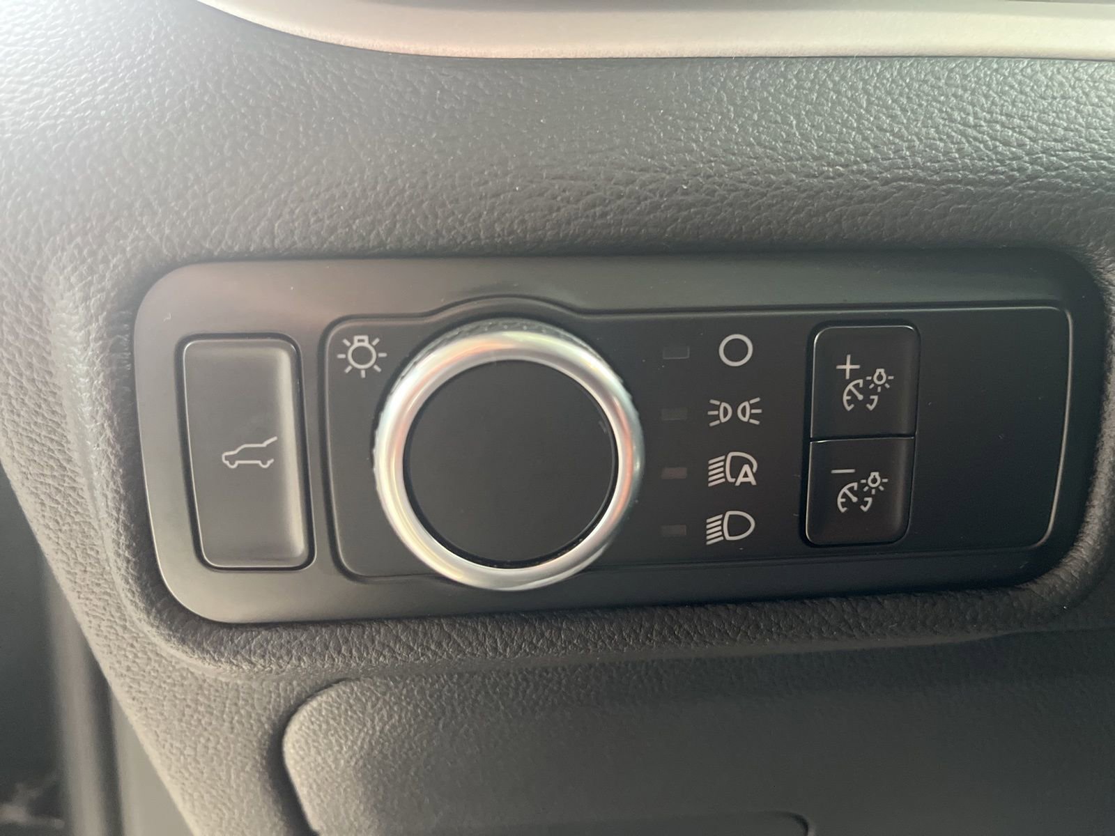 Certified 2024 Ford Explorer XLT AWD/4WD image 16