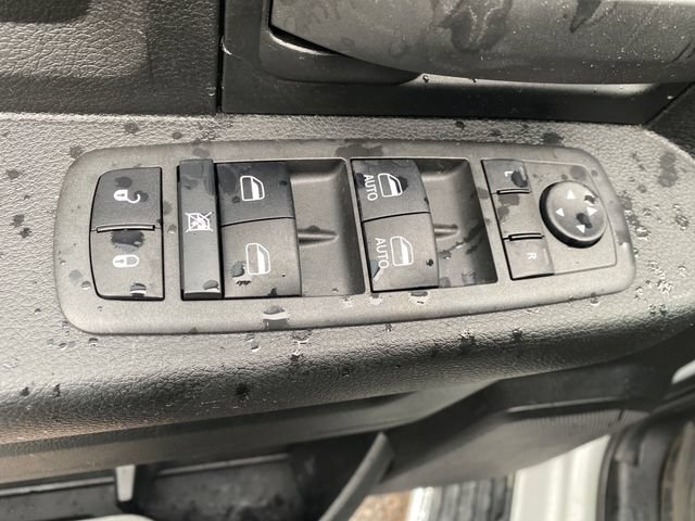 Used 2022 RAM 3500 Tradesman w/ Chrome Appearance Group AWD/4WD image 15