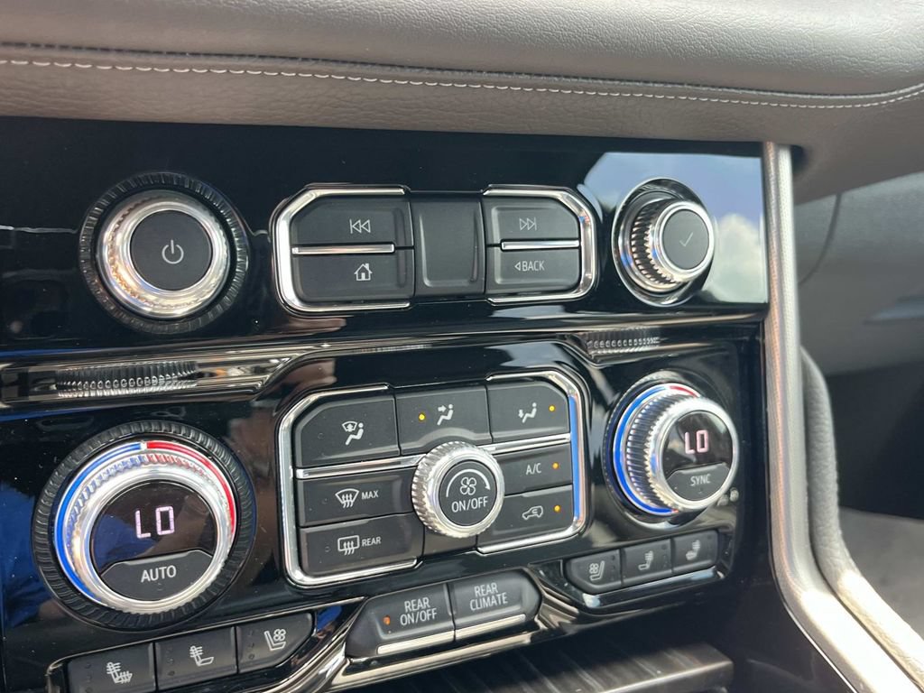 Used 2021 GMC Yukon XL Denali w/ Denali Premium Package RWD image 43