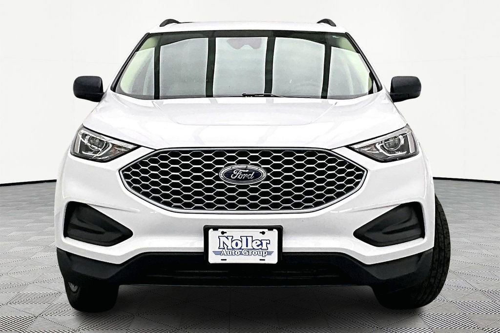 Certified 2024 Ford Edge SE image 6