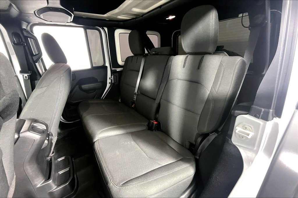 Used 2023 Jeep Wrangler Unlimited w/ Cold Weather Group AWD/4WD image 26