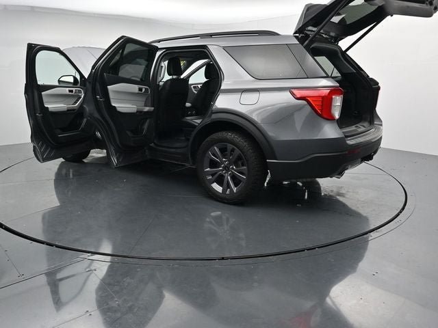 Certified 2023 Ford Explorer XLT w/ Equipment Group 202A AWD/4WD image 43