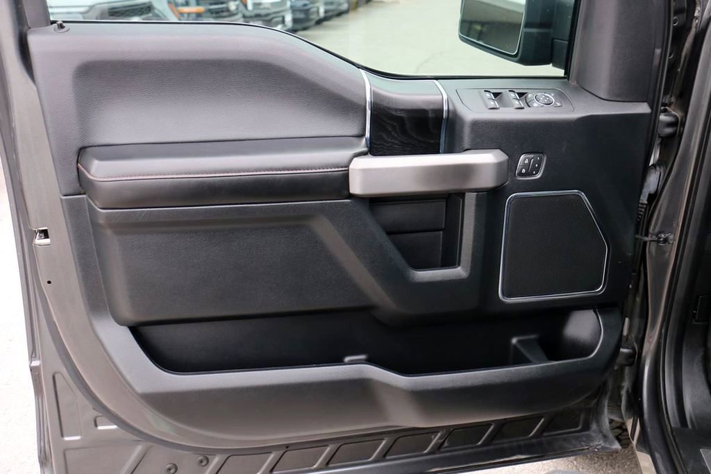 Certified 2018 Ford F150 Platinum w/ Equipment Group 701A Luxury image 15