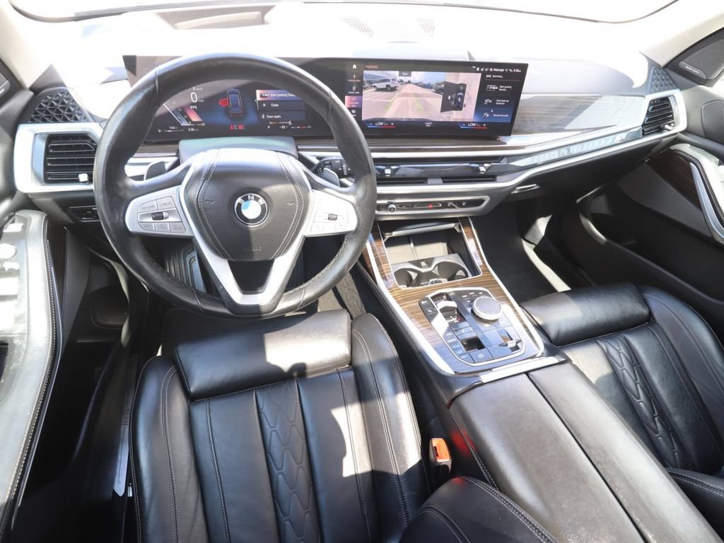 Used 2023 BMW X7 xDrive40i AWD/4WD image 9