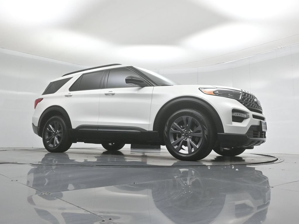 Certified 2023 Ford Explorer XLT w/ Equipment Group 202A RWD image 3