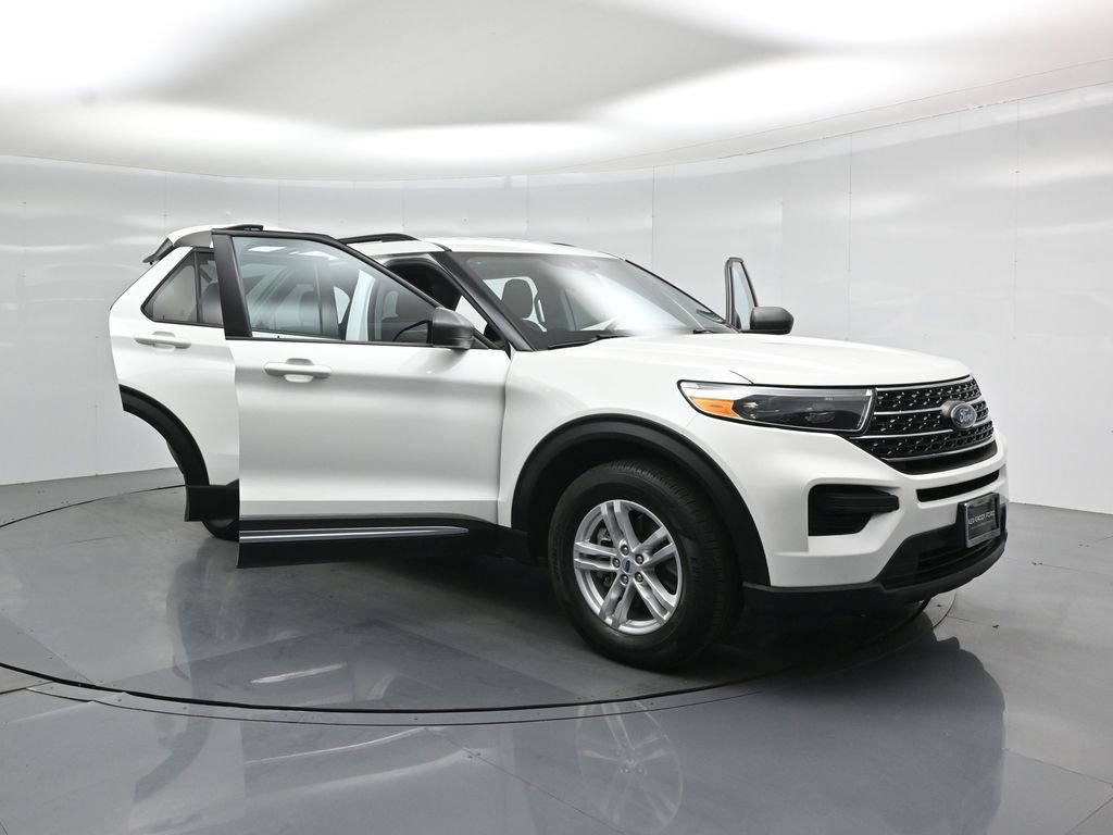 Certified 2023 Ford Explorer XLT RWD image 31