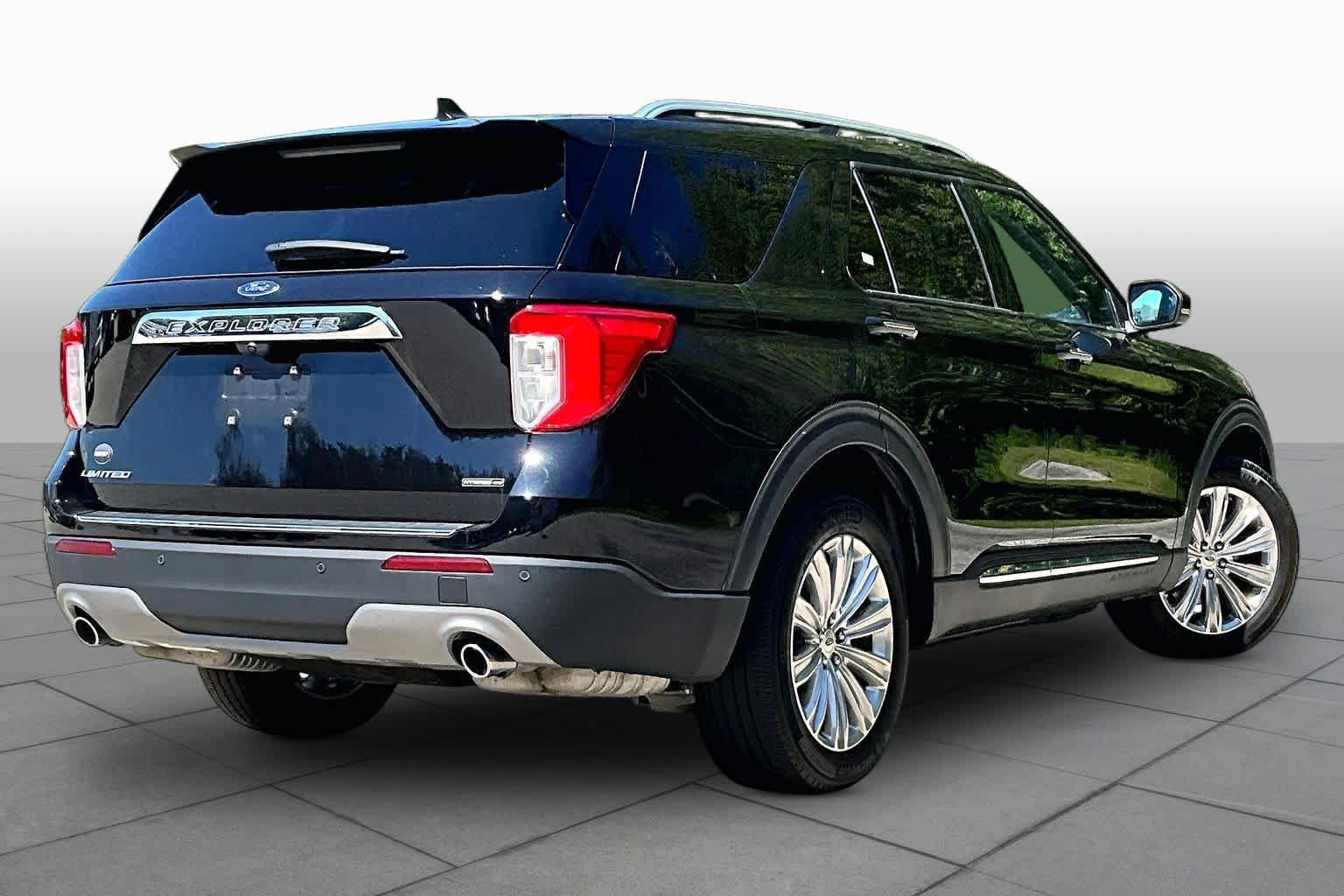 Certified 2023 Ford Explorer Limited w/ Hybrid Equipment Group 310A AWD/4WD image 13