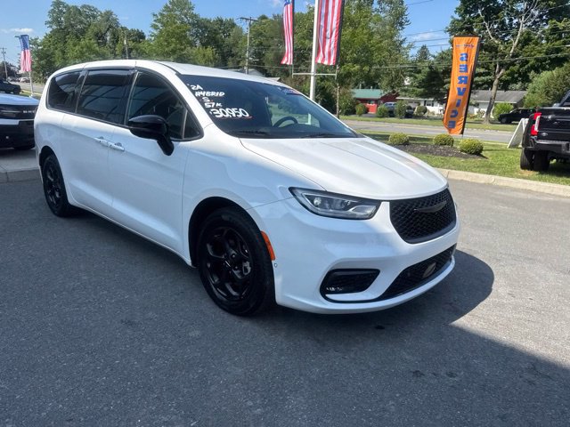 Used 2024 Chrysler Pacifica Limited FWD image 6