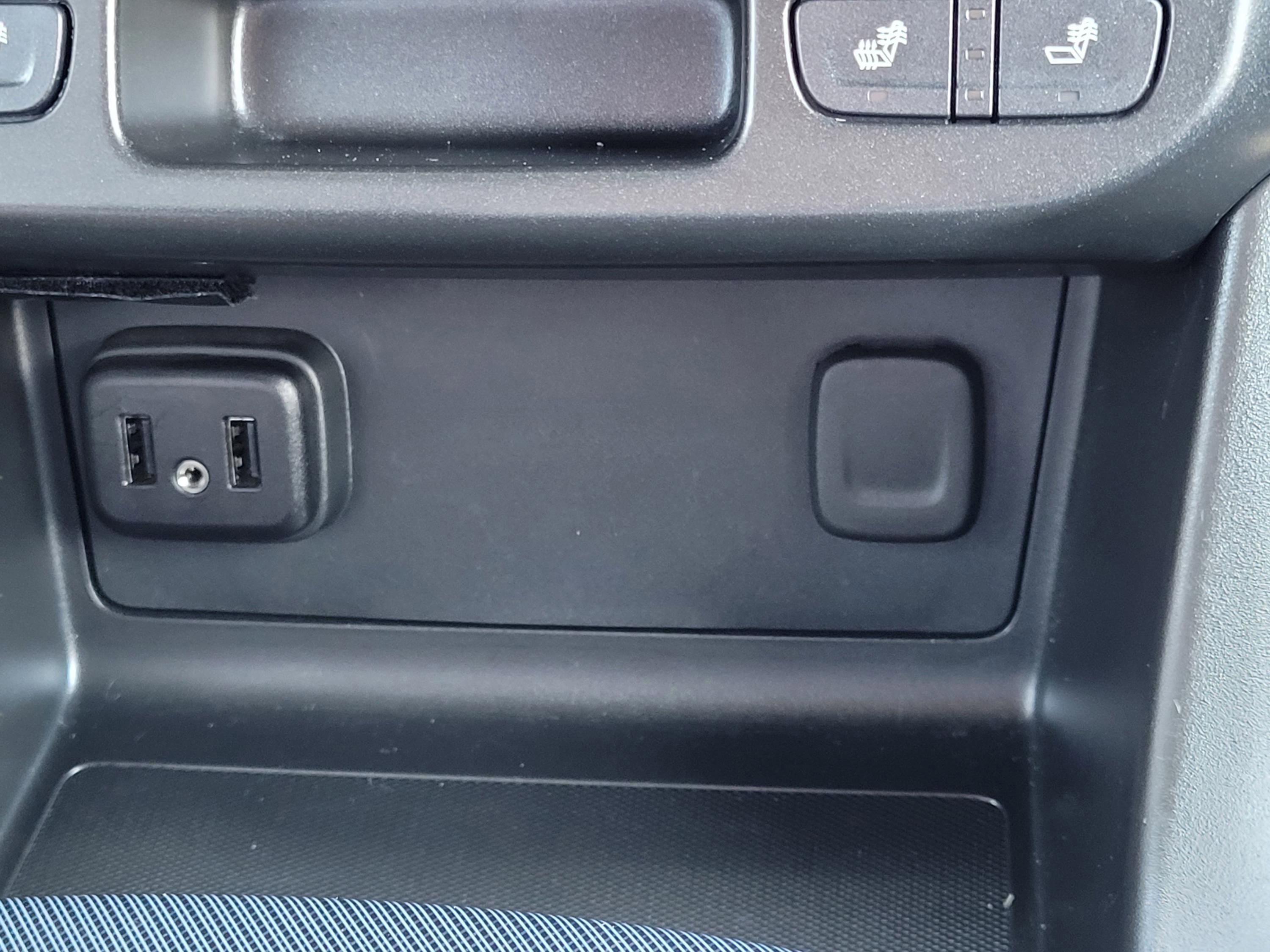 Used 2021 Chevrolet Colorado Z71 AWD/4WD image 16